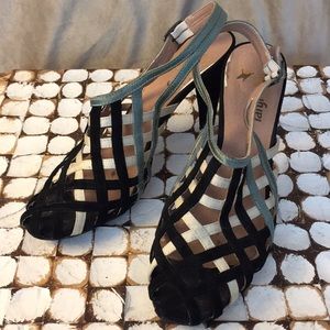 Womens sandal/heels